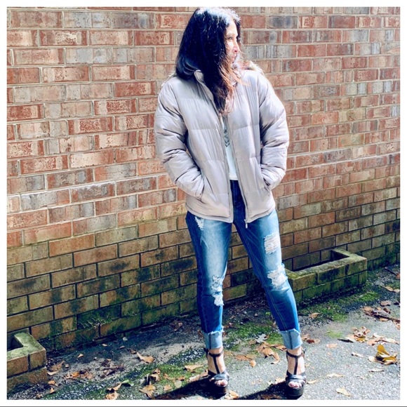 ✨LAST ONE✨Beautiful Hooded Puffer Zip Up Jacket - Picture 4 of 7